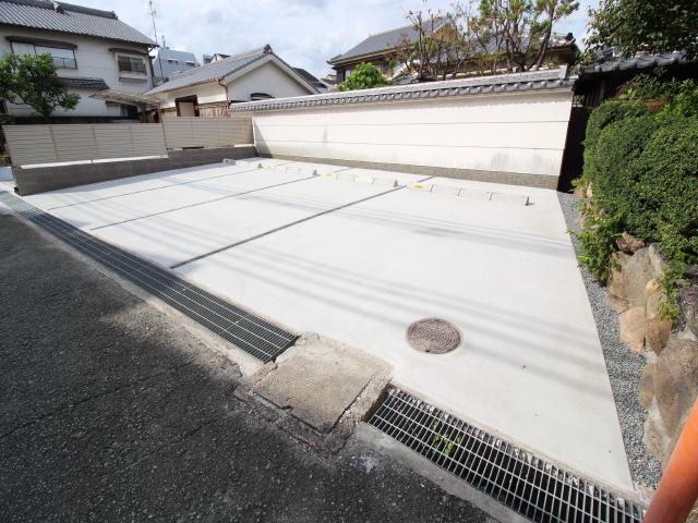 伸栄T棟ガレージ